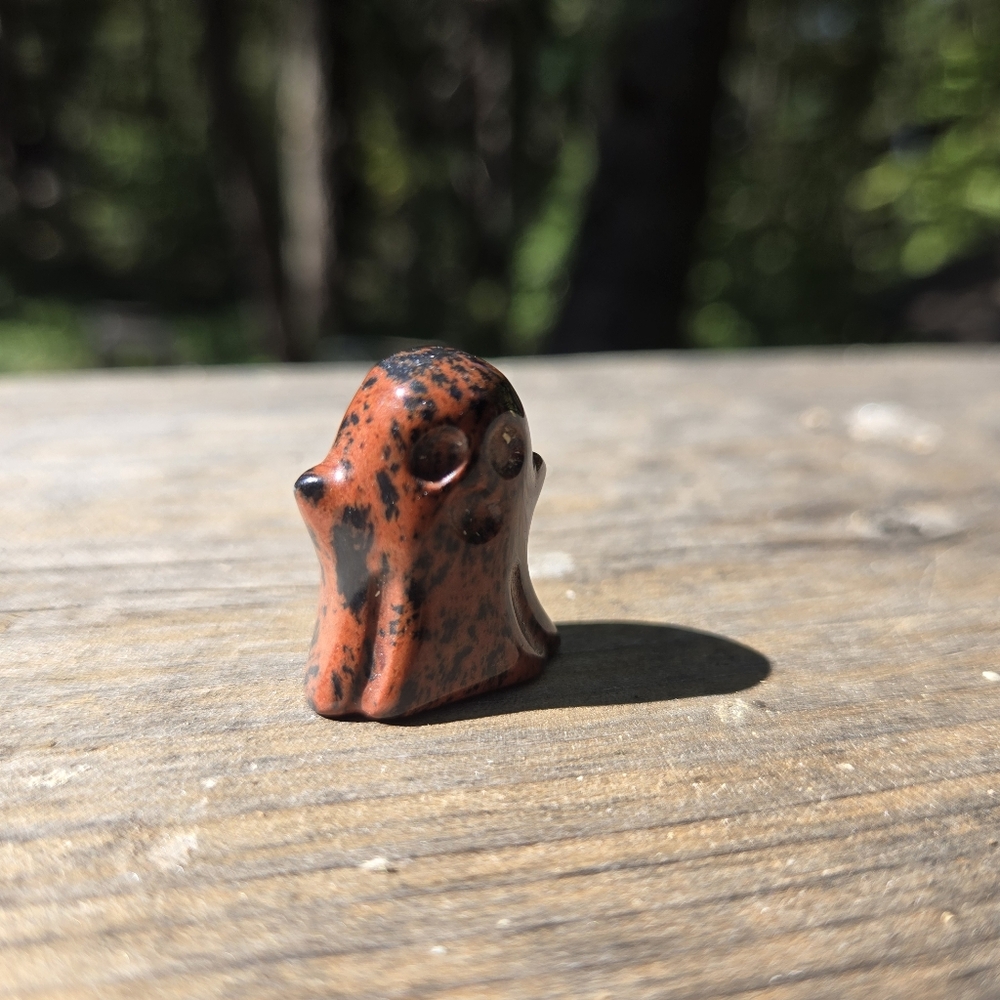 Mahogany Obsidian natural crystal hand carved mini ghost 1" - Picture 3 of 5